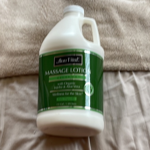 Massage Table - Picture 7 of 8